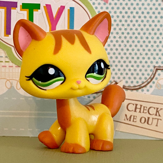 Vintage Authentic Littlest Pet Shop Cat 1137 Outdoor Adventure Yellow Green