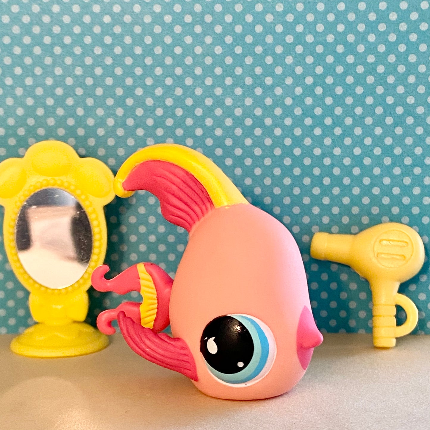 Authentic Vintage Littlest Pet Shop Fish No. 643