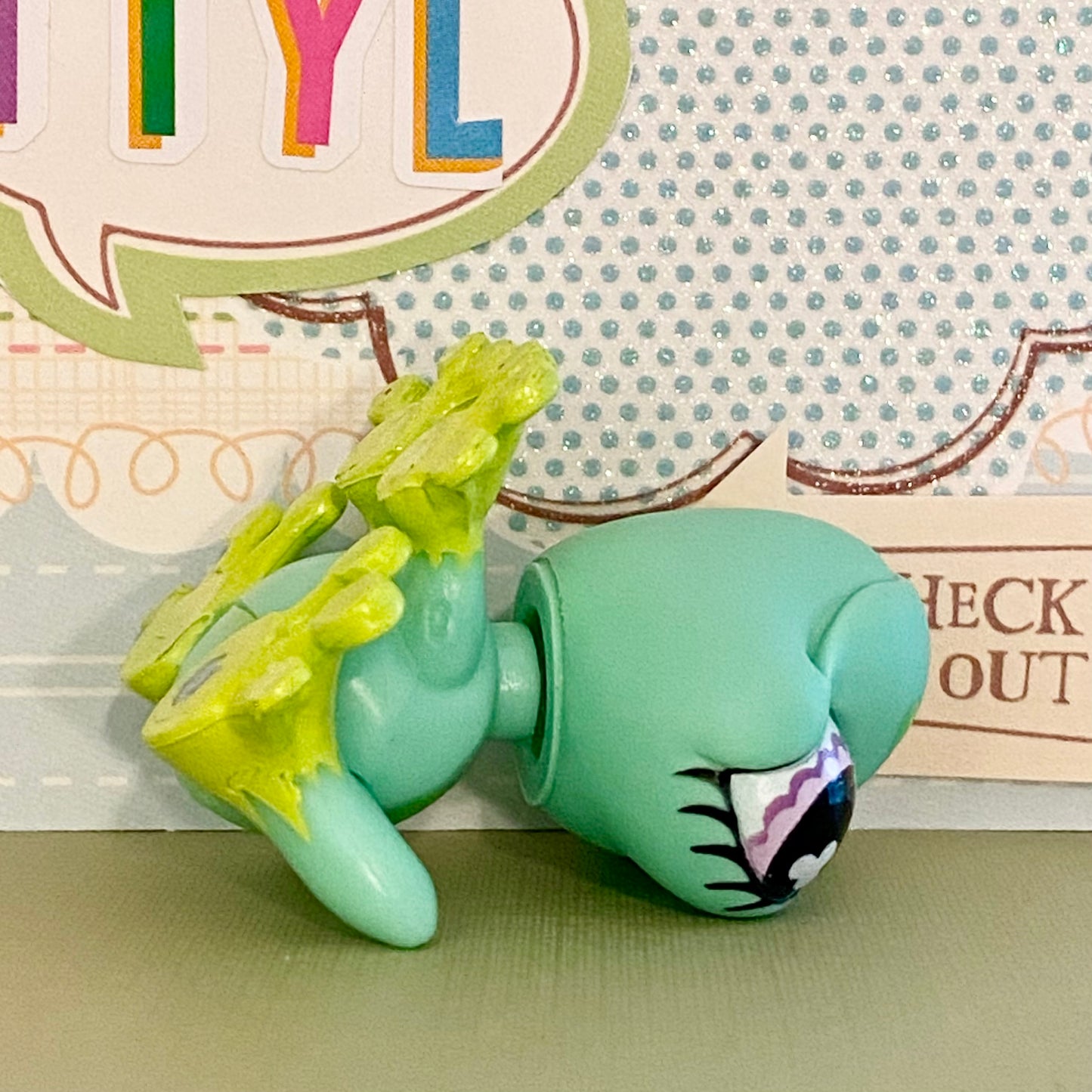 Vintage Authentic Littlest Pet Shop Frog No. 479 Green Purple Clover