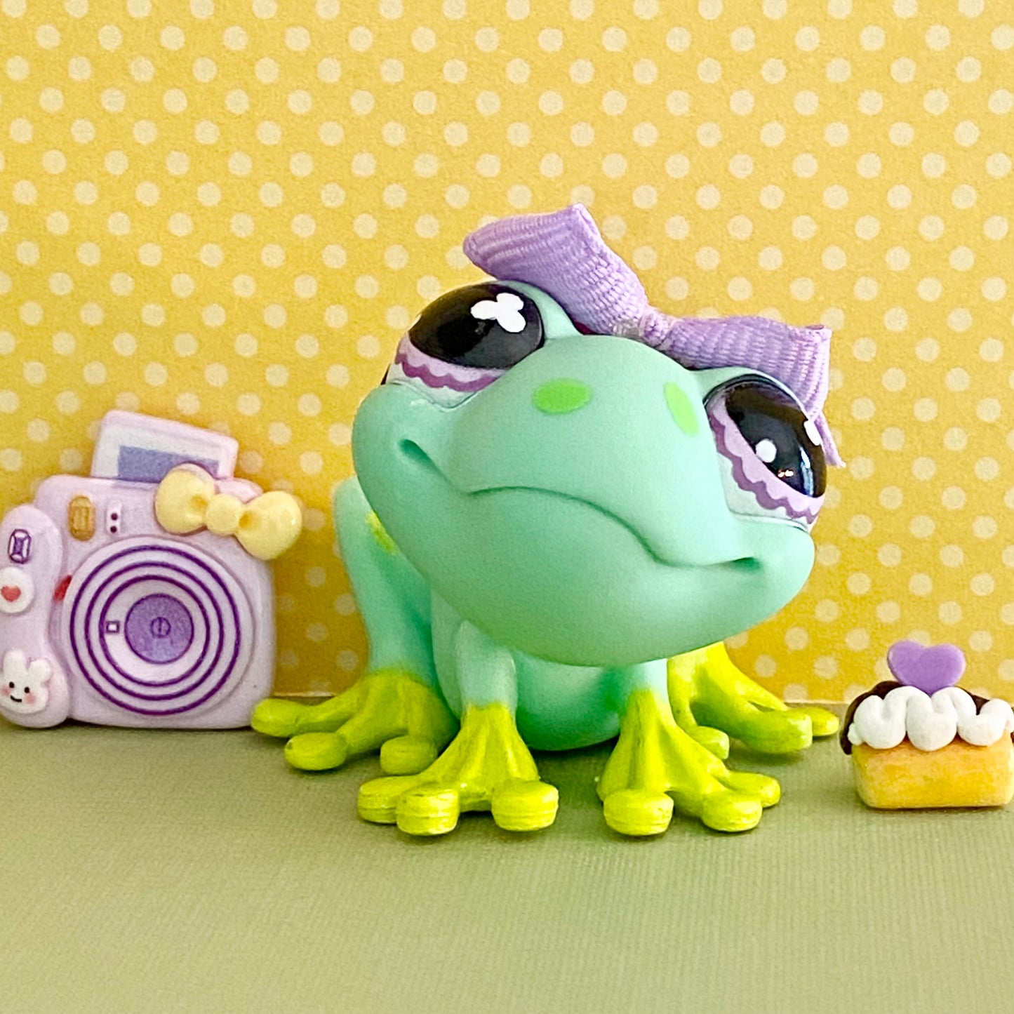 Vintage Authentic Littlest Pet Shop Frog No. 479 Green Purple Clover