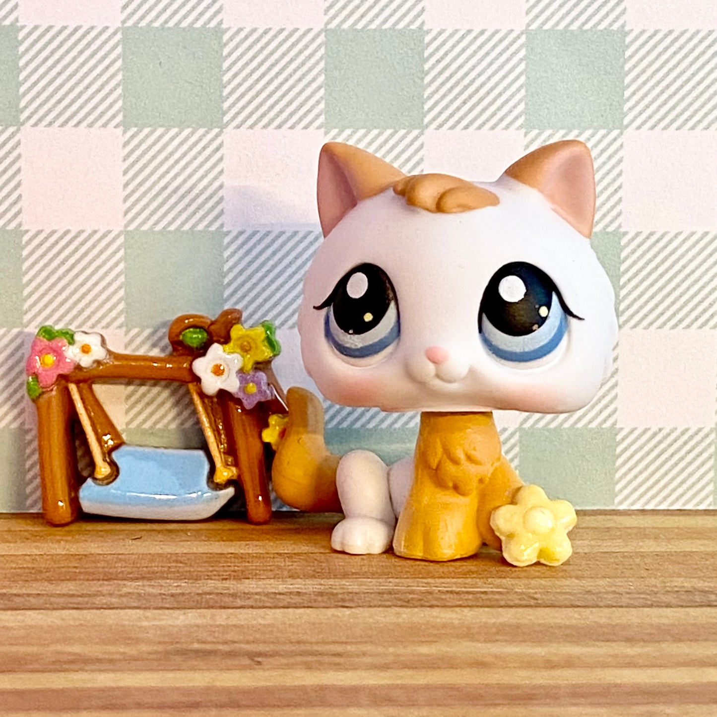 Vintage Authentic Littlest Pet Shop Cat Kitten 134 Pairs White Brown Blue