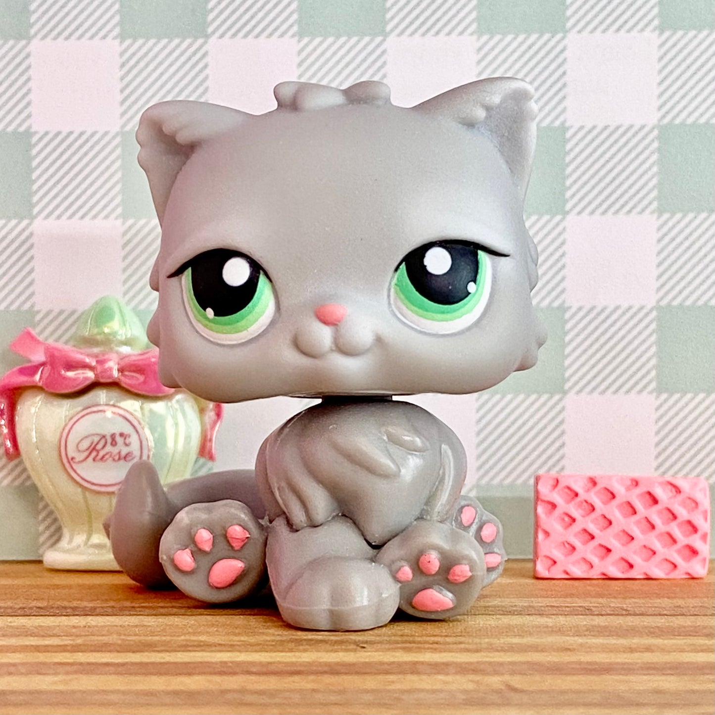 Vintage Authentic Littlest Pet Shop Persian Cat 82 Grey Green Pink