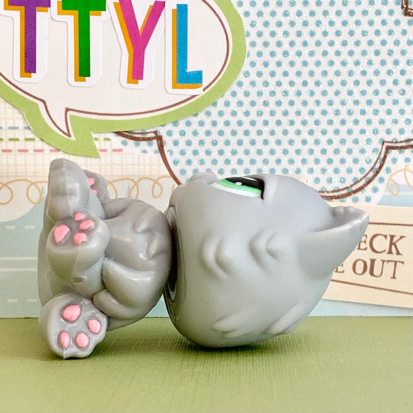 Vintage Authentic Littlest Pet Shop Persian Cat 82 Grey Green Pink