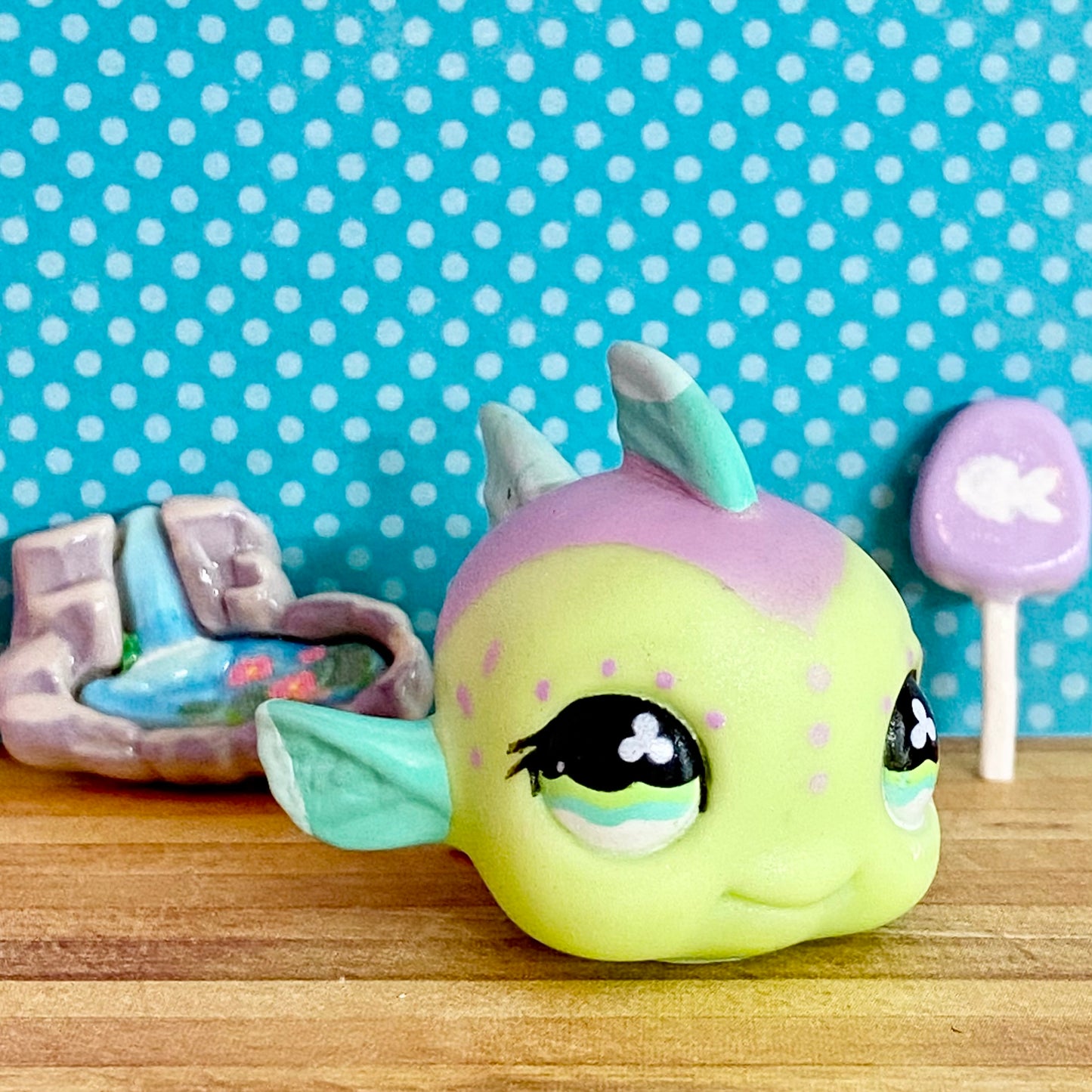 Vintage Authentic Littlest Pet Shop Fish 514