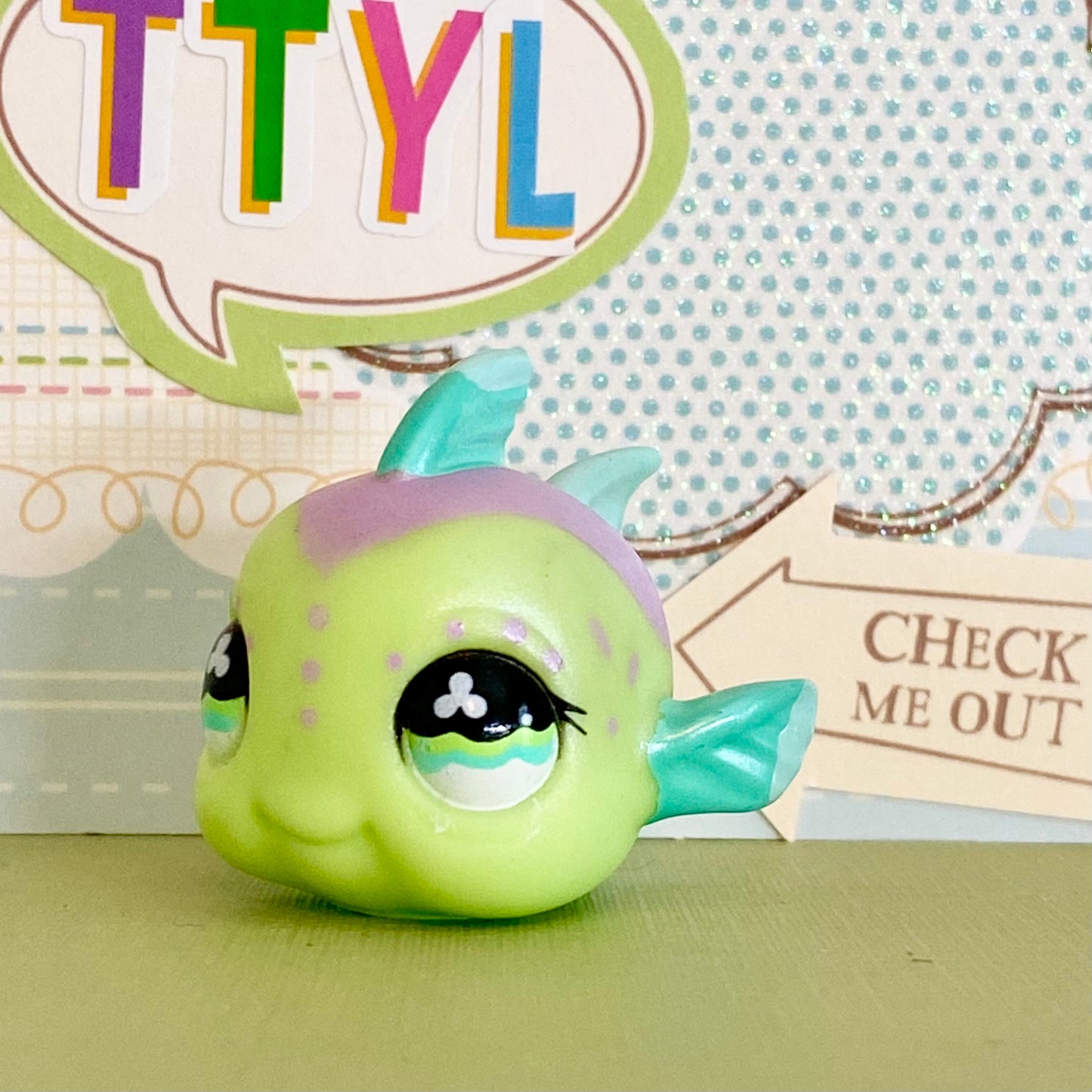 Vintage Authentic Littlest Pet Shop Fish 514