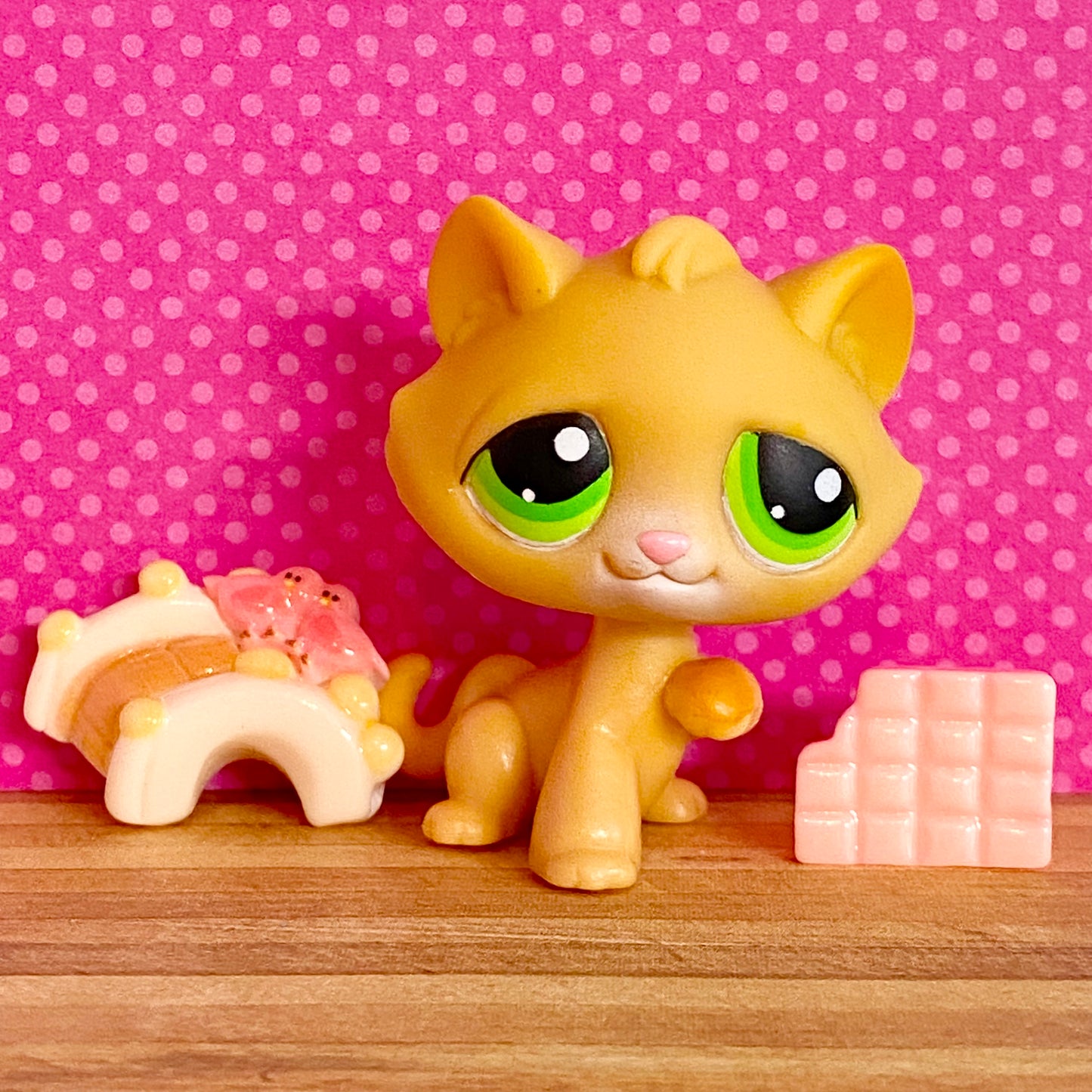 Vintage Authentic Littlest Pet Shop Kitten Yellow Green Seaside Celebration 110