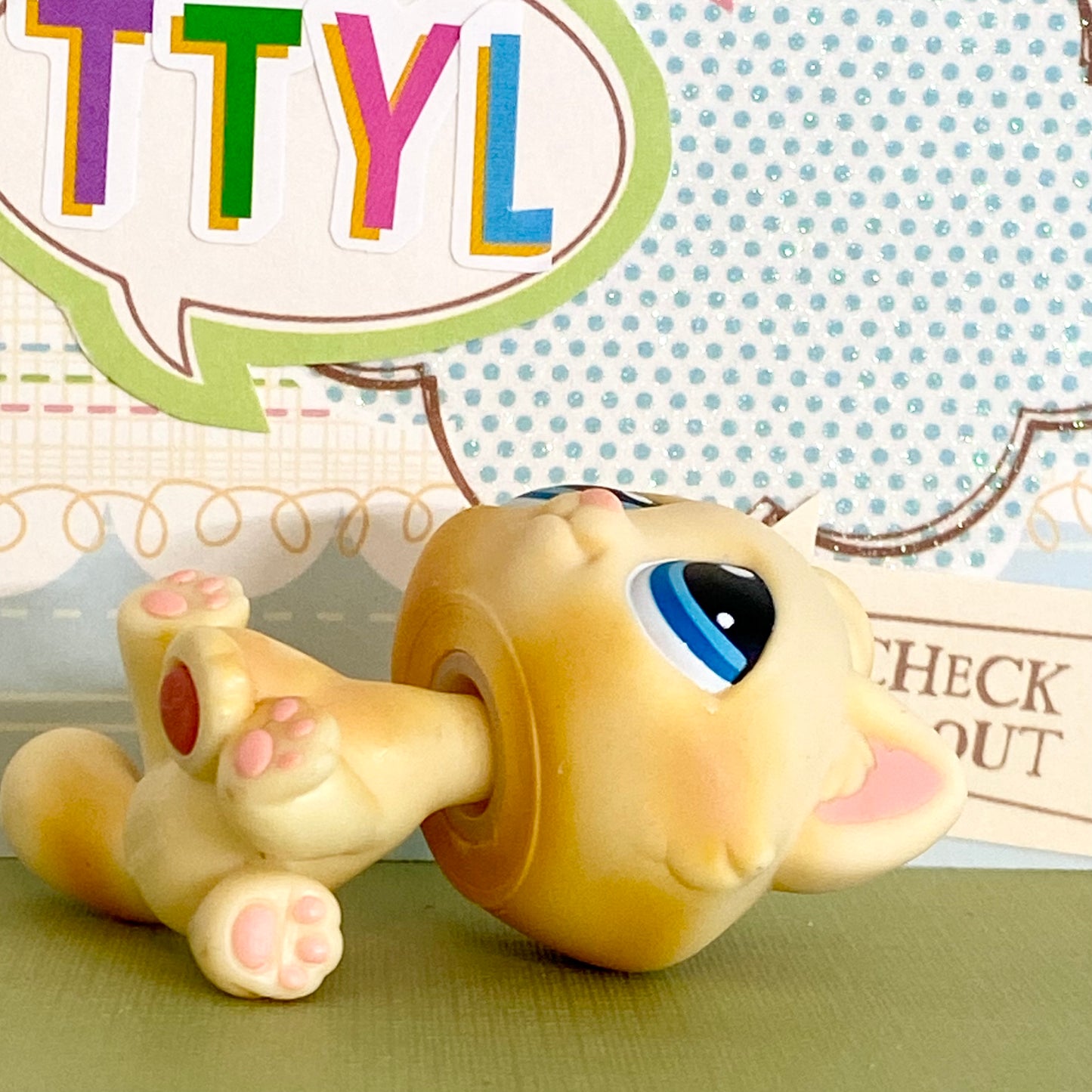 Vintage Authentic Littlest Pet Shop Kitten 122 Yellow Blue