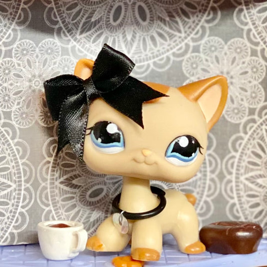 Vintage Littlest Pet Shop Shorthair Cat 1023 Stylin Runway Tan Brown