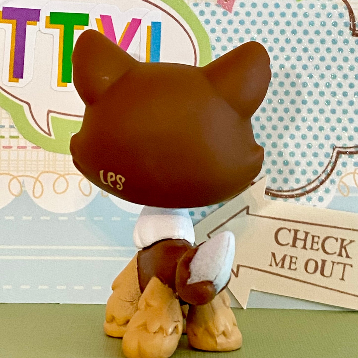 Authentic Littlest Pet Shop Dog Husky G7-178 No Nook Hat Boutique Brown Heart Blue