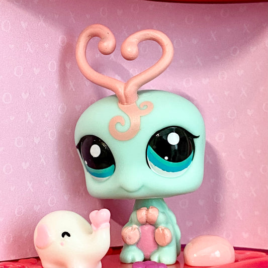 Vintage Authentic Littlest Pet Shop Lovebug 172 Aqua Pink Outdoor Adventure