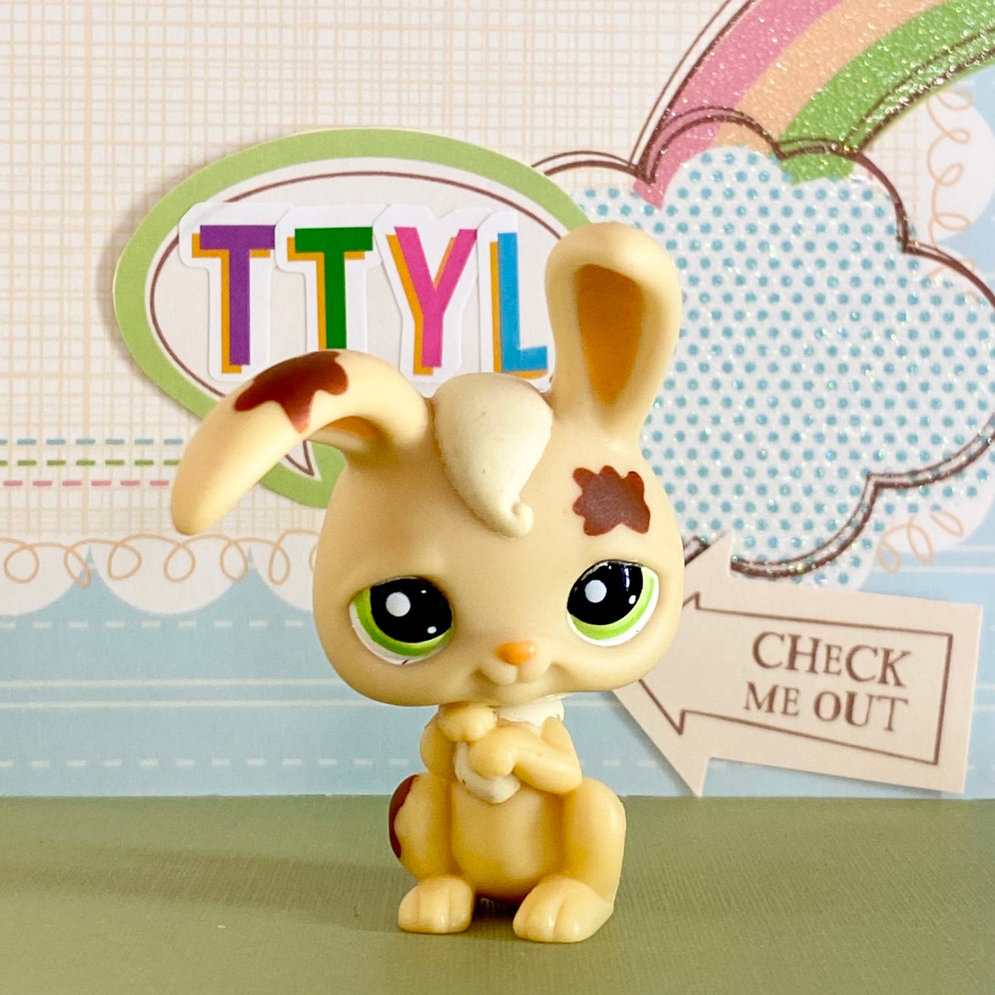 Vintage Authentic Littlest Pet LPS Rabbit 972 Portable Mud Green