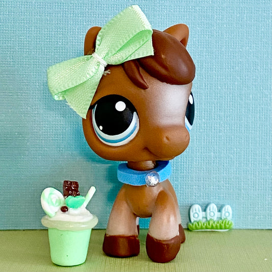 Vintage Authentic Littlest Pet Shop LPS Horse 337 Raceabout Ranch Brown Blue