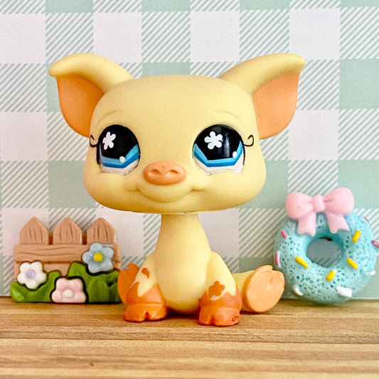 Vintage Authentic Littlest Pet Shop Pig 475 Petting Zoo Yellow Flower Mud